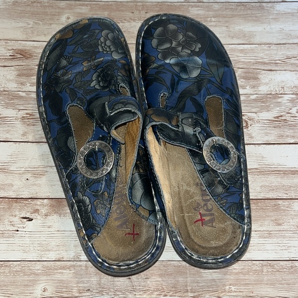 Algeria Blue and Silver Floral Pattern Leather Clogs Size 37 - Picture 3 of 10